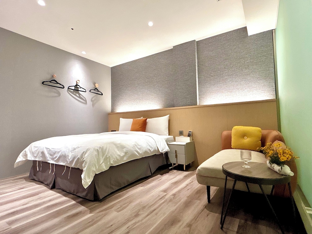 Fun Stay Inn Ximen
