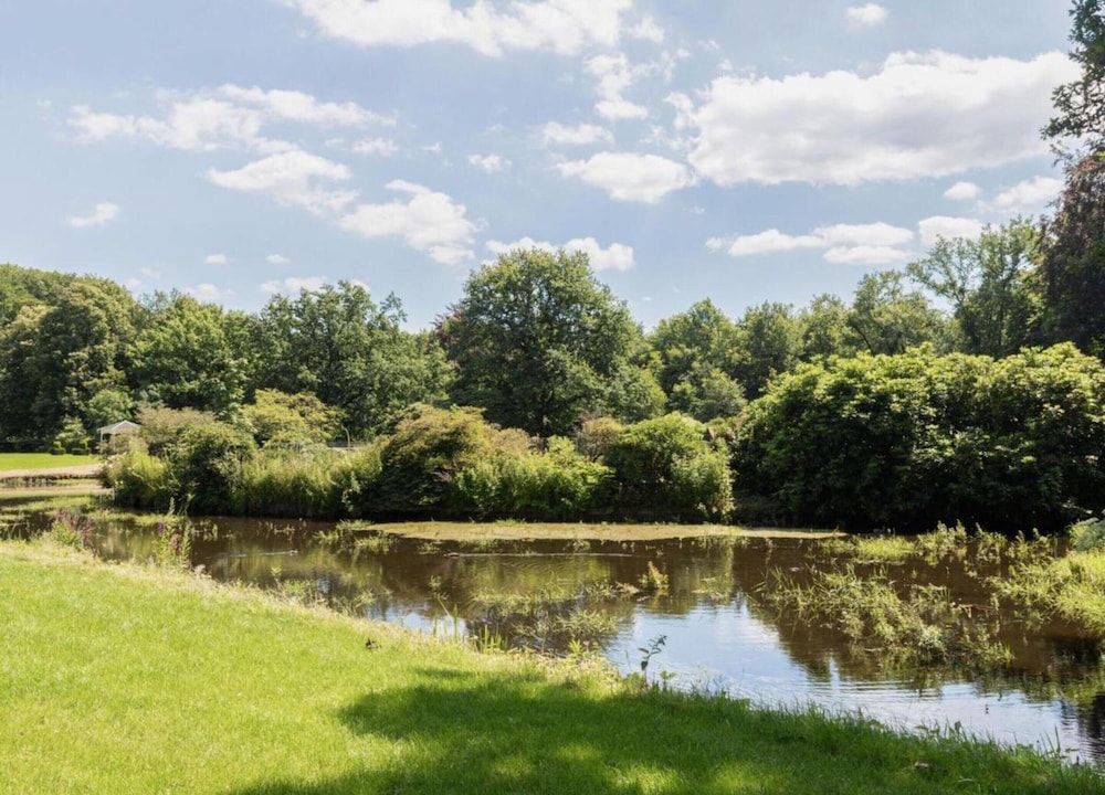 Finnish Chalet with Private Garden & Sauna near Veluwe