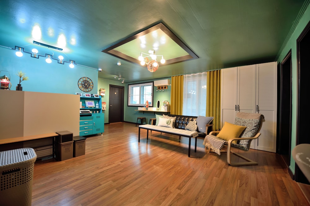 The One Hostel