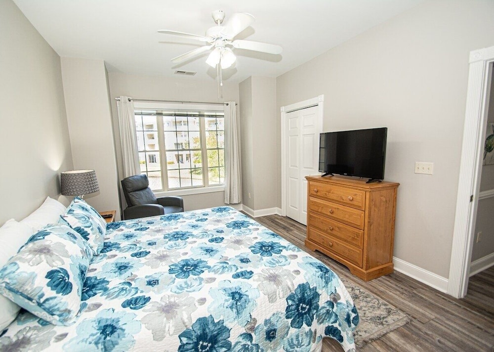 Magnolia Pointe Luster Leaf 4891-205 3 Bedroom Condo