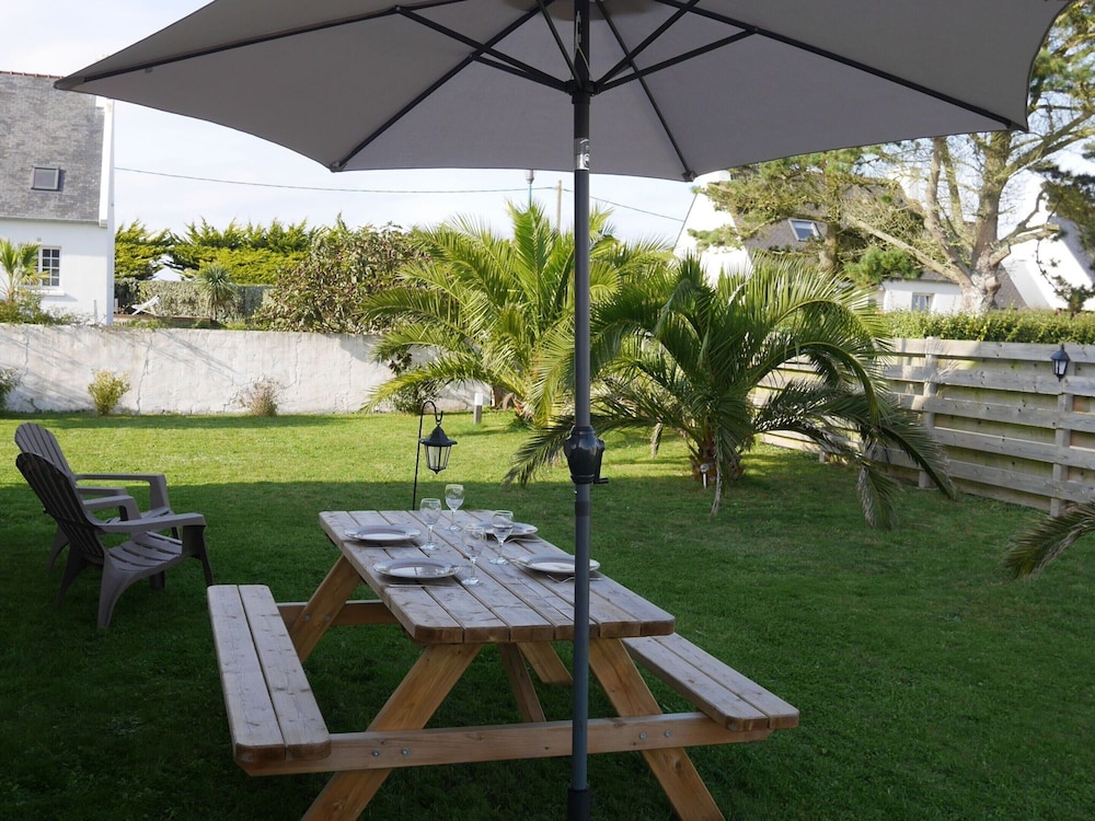 Beachfront Holiday Home in Guisseny