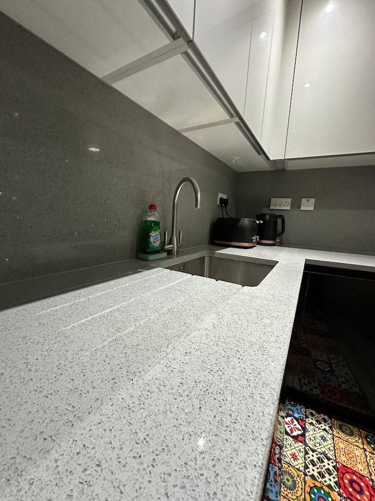 London 1 bed Luxe Flat Ilford Beautiful