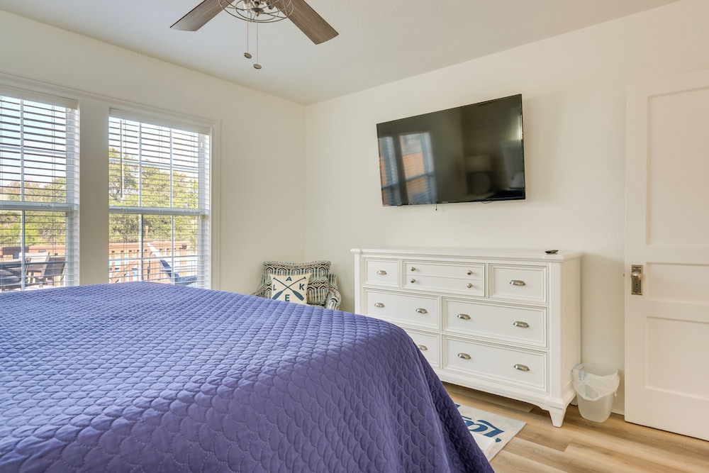 Peaceful Canyon Lake Retreat at Casa del Lago!