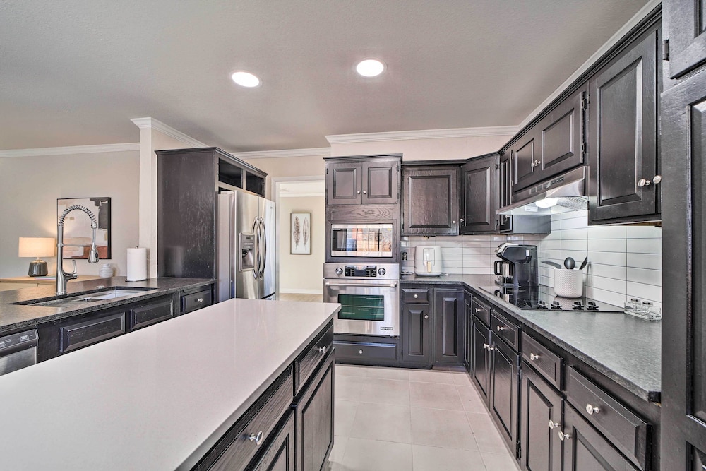 Immaculate 'woodland View' Retreat w/ Hot Tub view 2