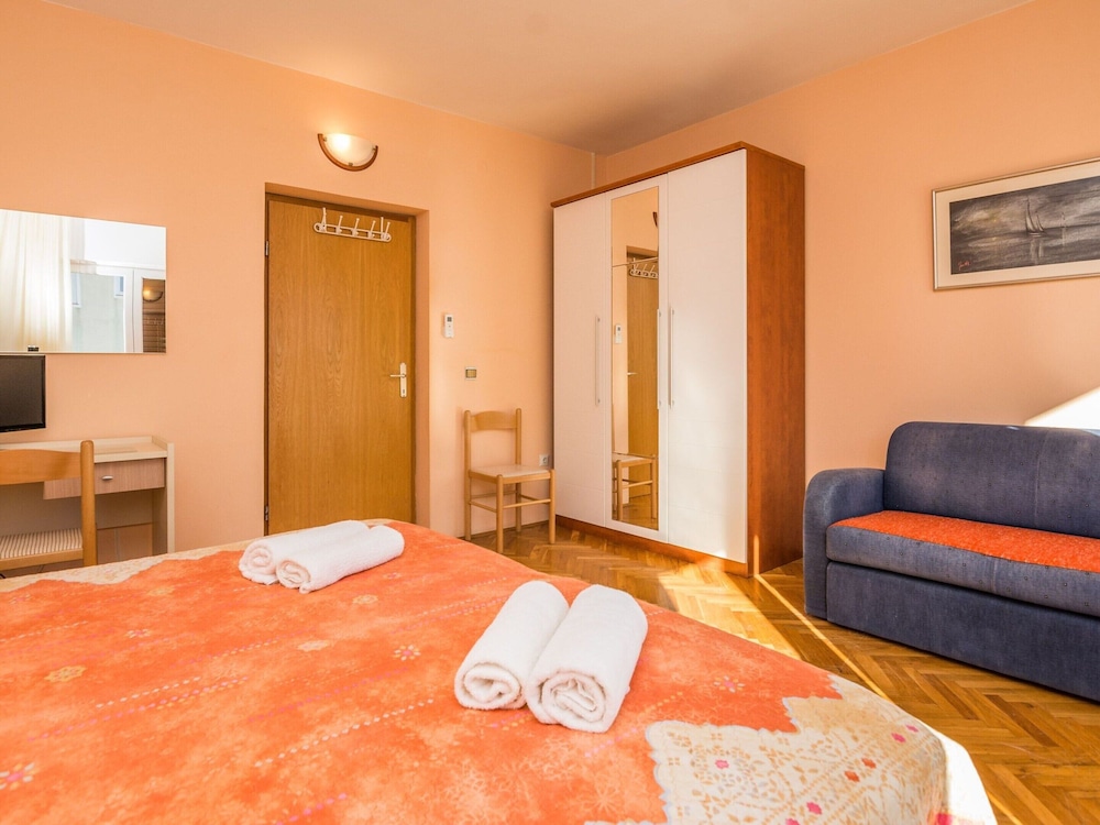Apartment on Vir Island Near Sandy Beaches