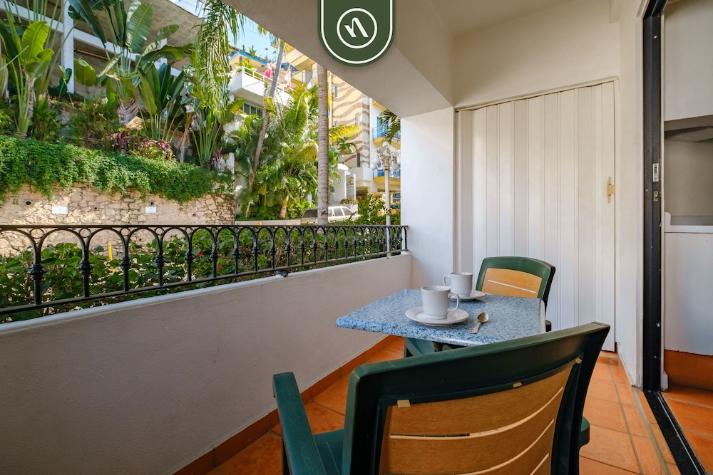 Amazing 1 BR Condo - Terrace - Pool - Romantic Zone