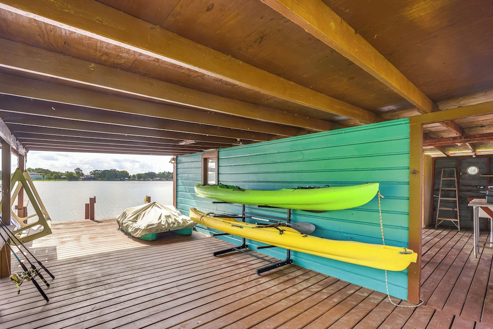 Lakefront Home w/ Hot Tub & Dock in Orlando!