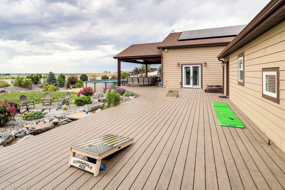Private Hot Tub + Game Room: Keenesburg Getaway!