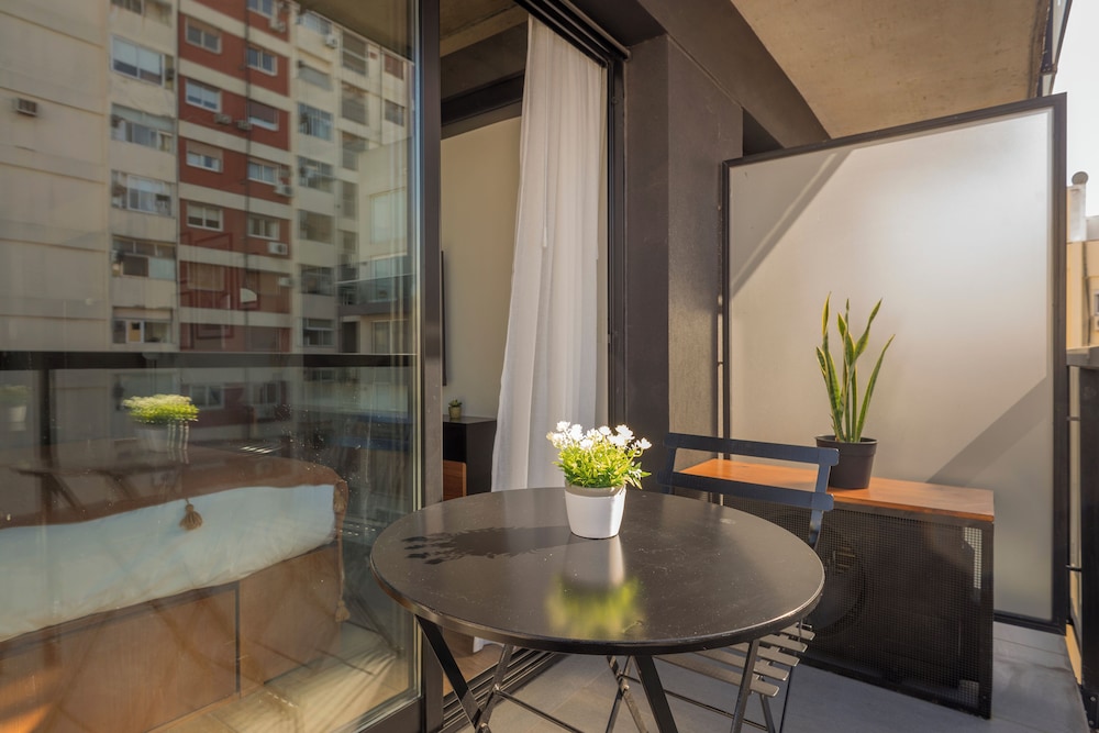 Local Stunning Gem in heart Palermo P6C