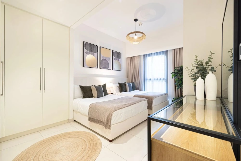 Burj Crown Lux Apartment by Dubai Mall