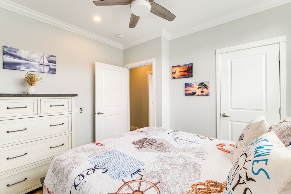 Furnished Screened Porch: Baypoint Resort Home!