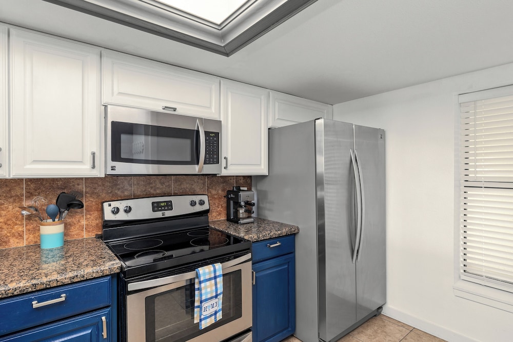 Steps to Pool & Beach: South Padre Island Retreat!