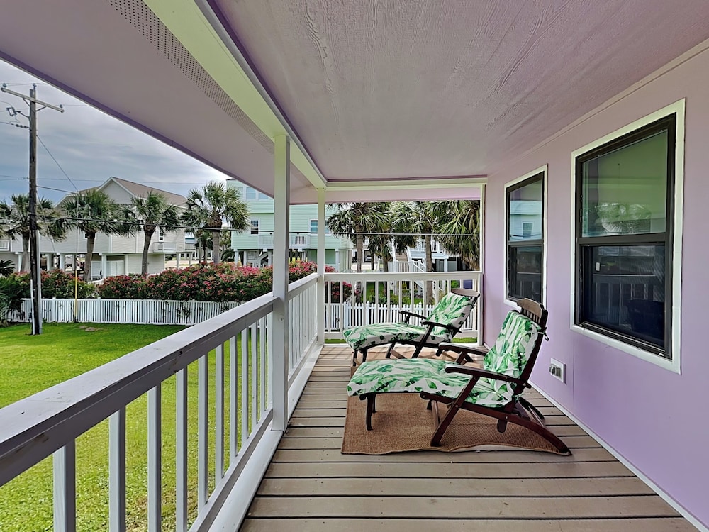 Beachside Tiki Hut by Ryson Vacation Rentals