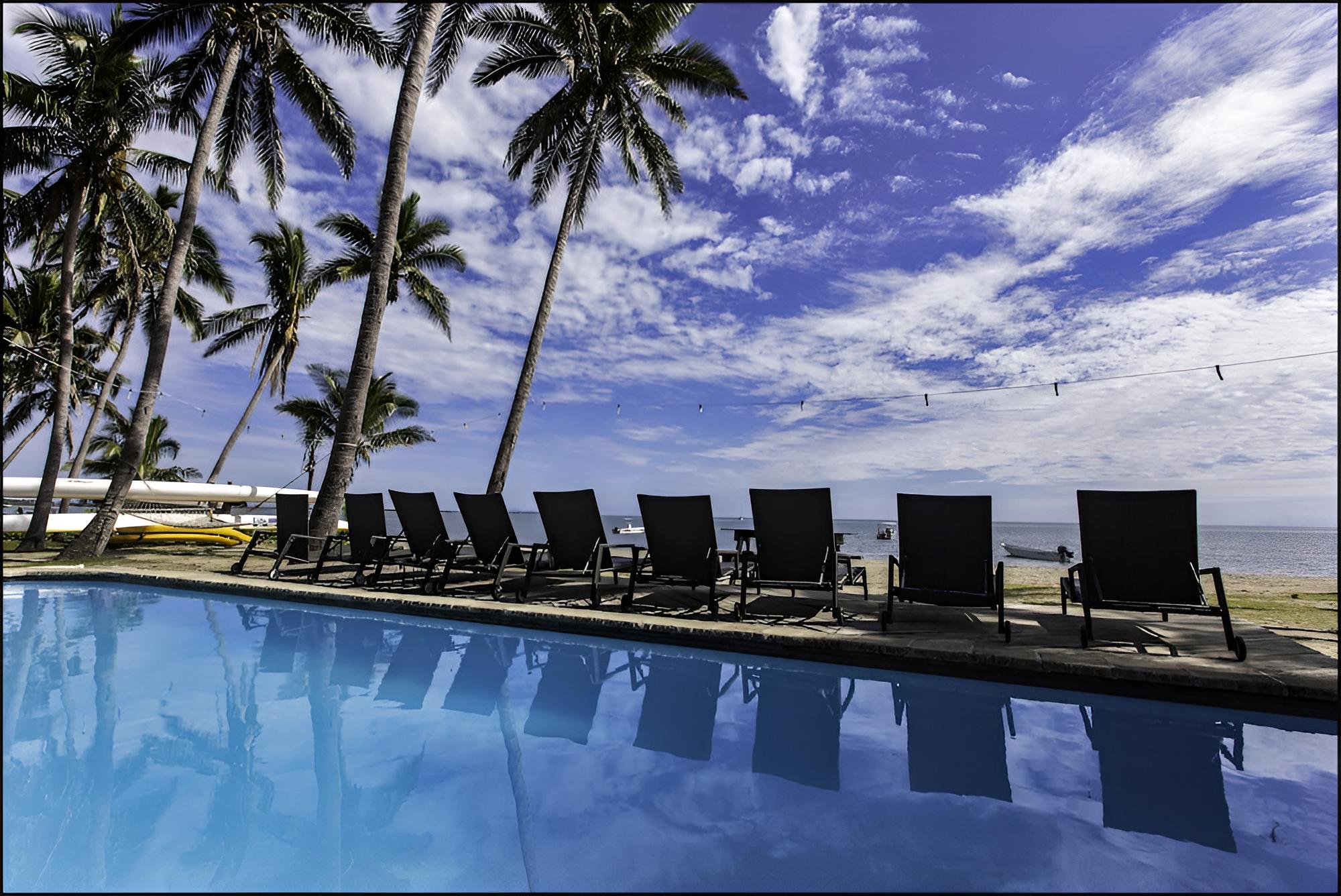 Travellers Beach Resort - Hostel