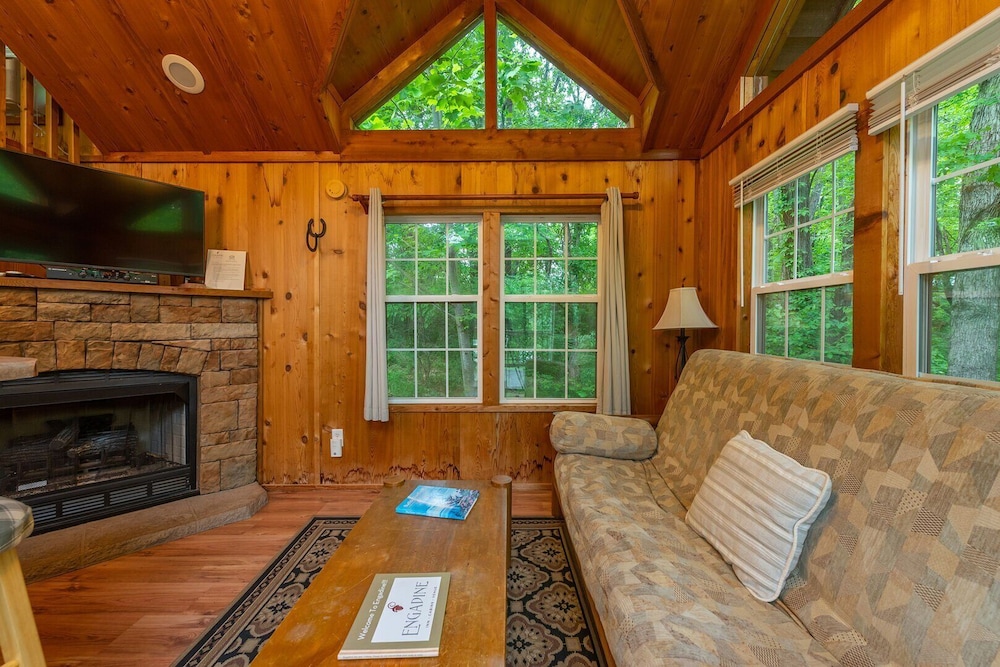 Engadine Inn  Cabins - Property Image 123