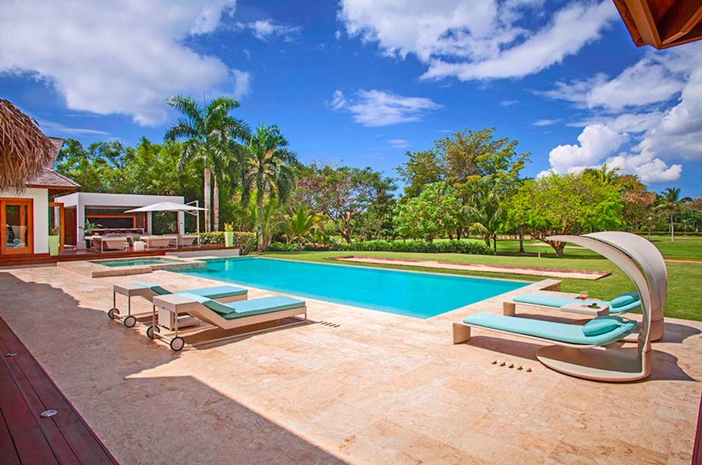 Villa Perla by Unlimted Luxury Villas