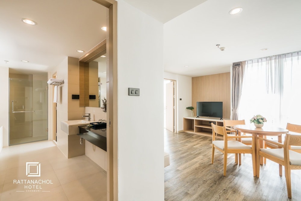 Rattanachol Hotel