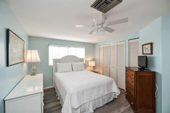 The Seashell. Private Home #54561 3 Bedrooms 2 Bathrooms Home view 2