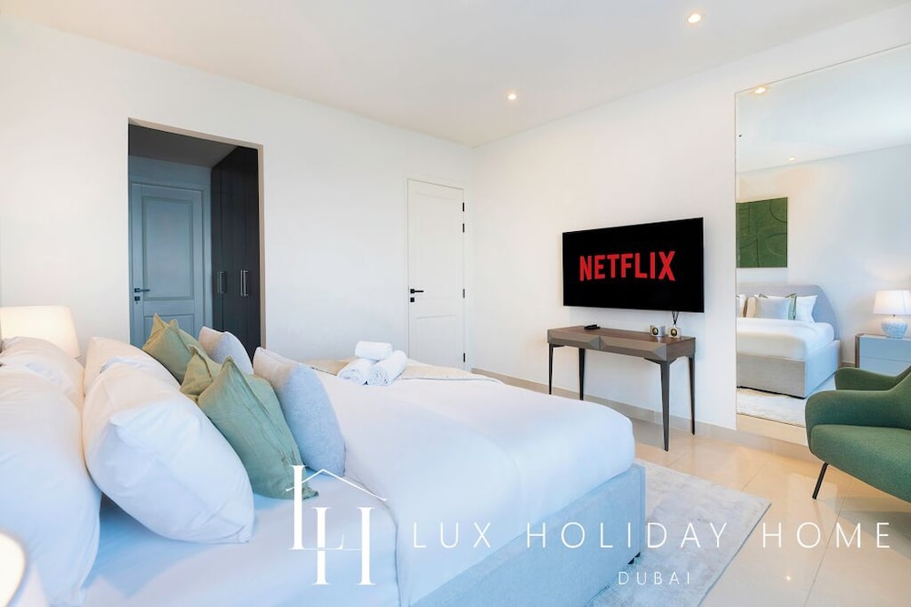 LUX The Bonnington JLT Suite