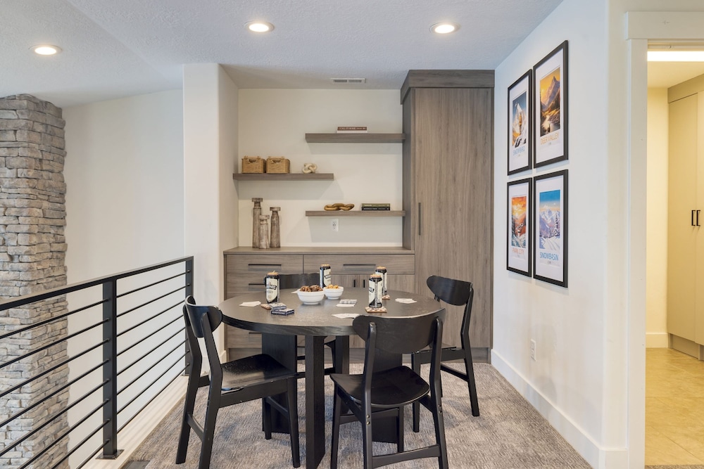Abigail Drive Year-round Retreat With Hot Tub Near Park City Adventures Skiing