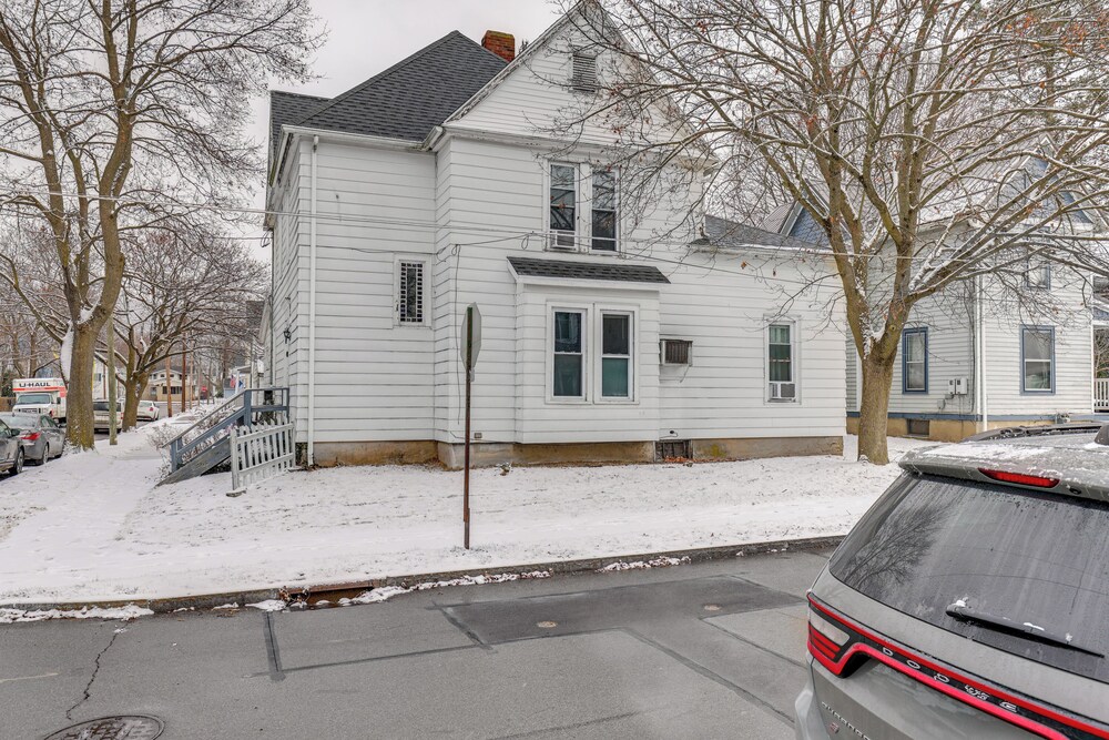 1 Mi to Dtwn: Pet-friendly Corning Retreat