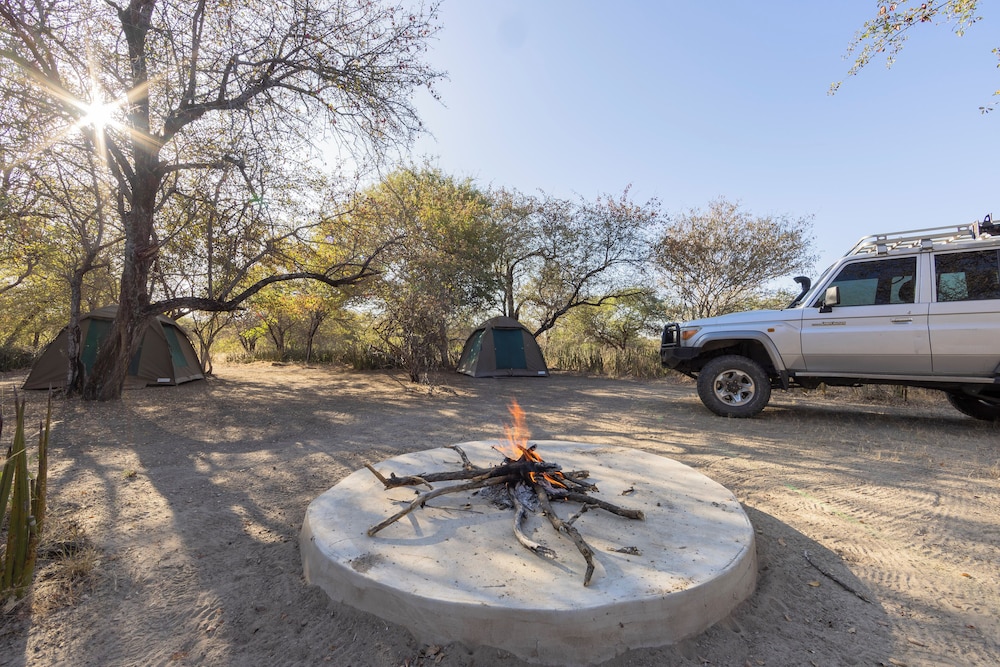 Khwai Mokoro Safaris and Campsites
