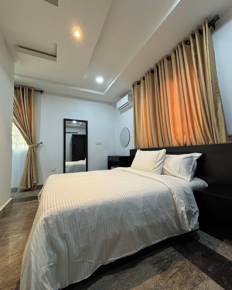 One90 Apartment
