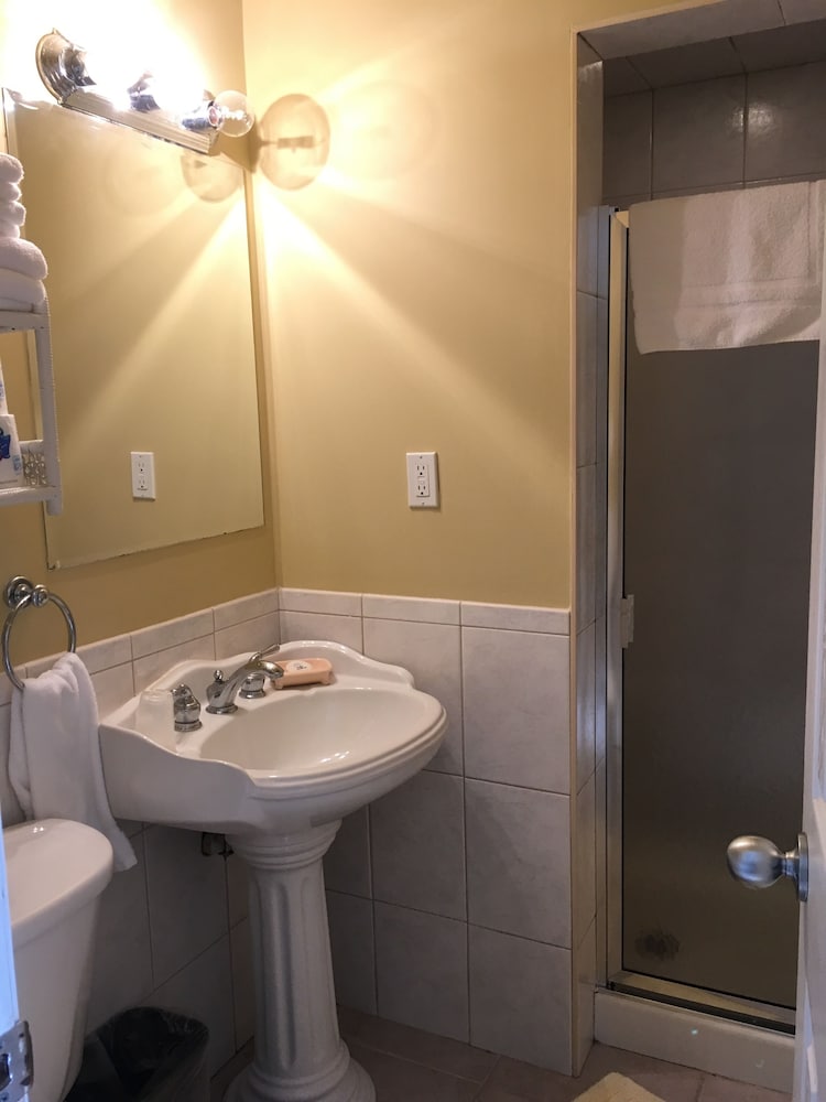 Westhampton Seabreeze Motel