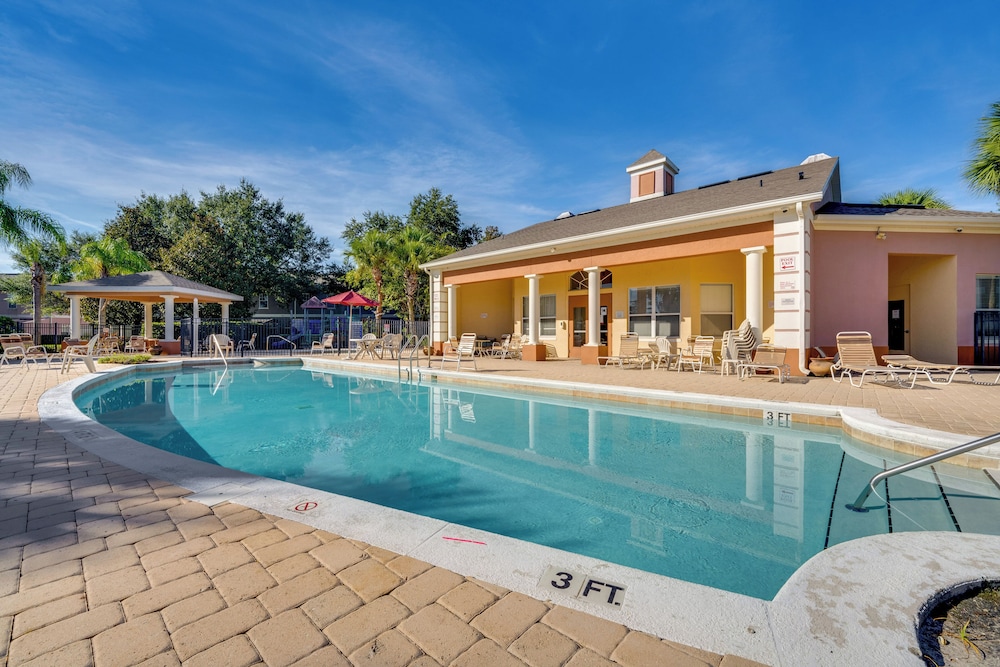 Resort Amenities, Screened Lanai: Kissimmee Escape