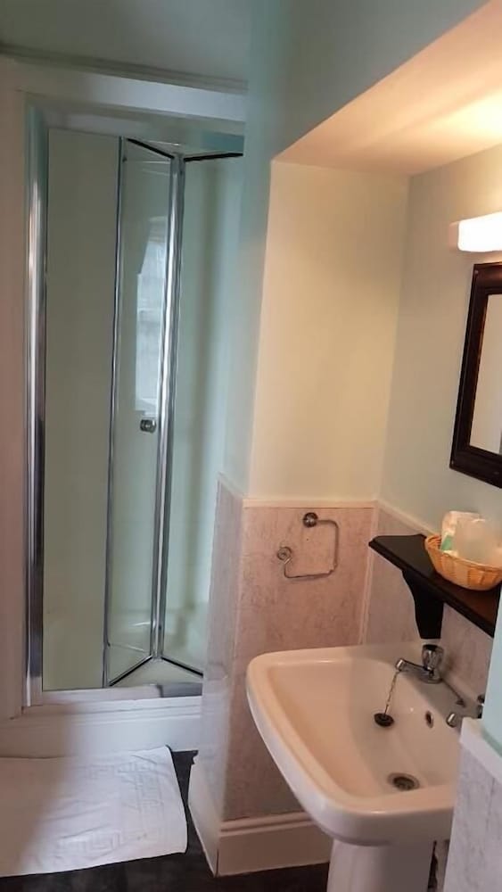 Meadows Way Guest House