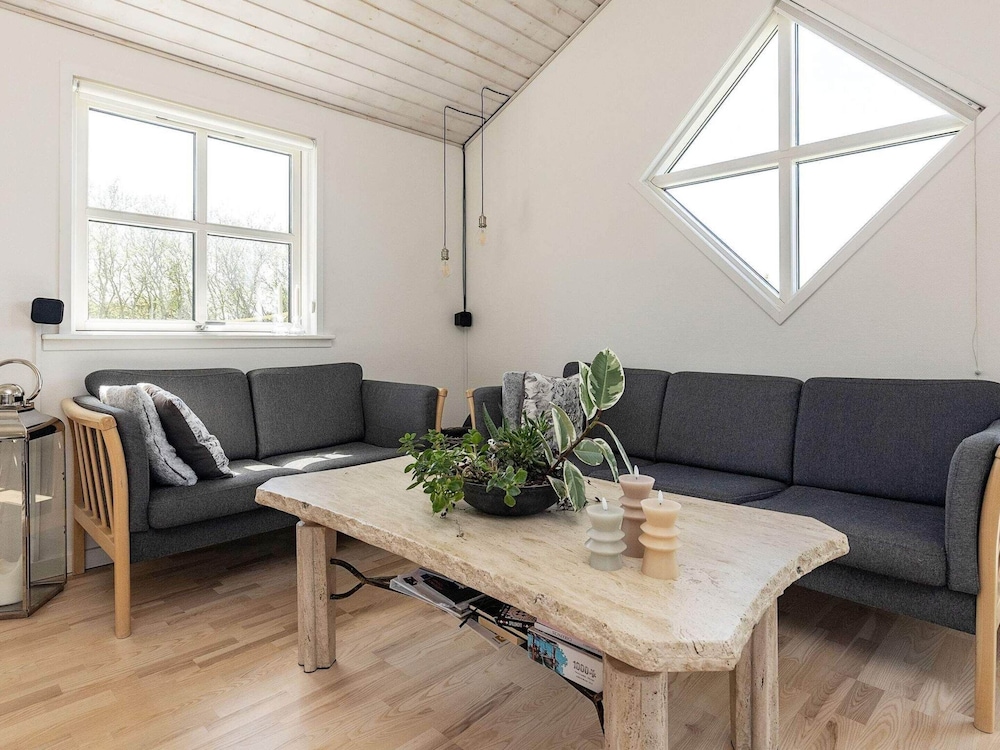 Stunning Holiday Home in Hirtshals with Hot Tub view 5