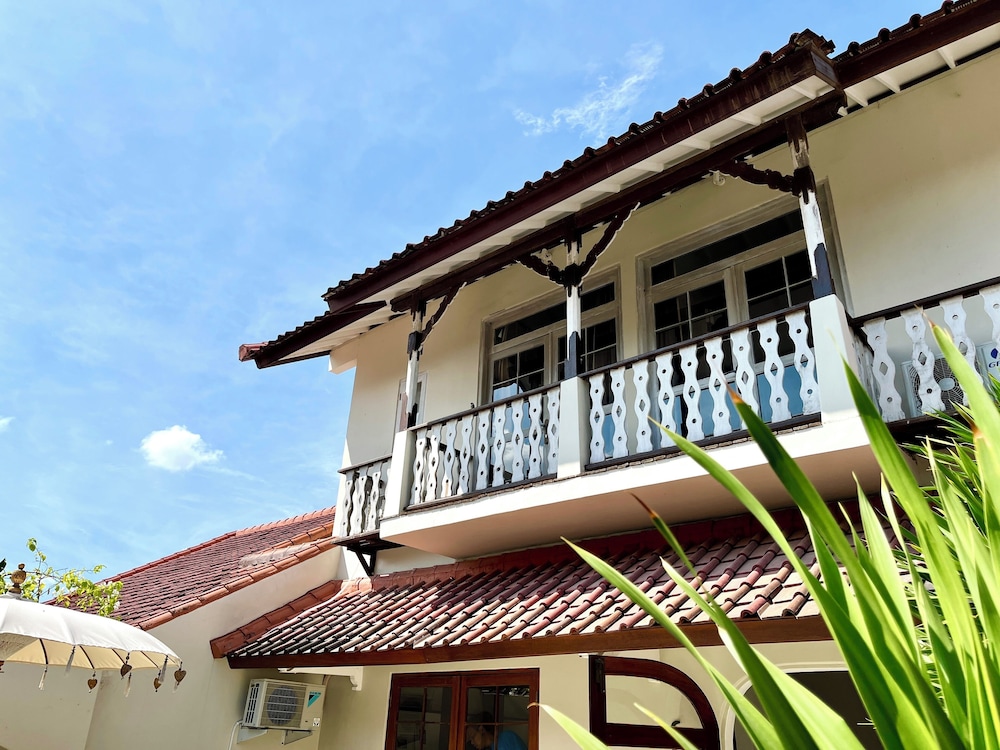 Charming Two Bedroom Villa Near Seminyak