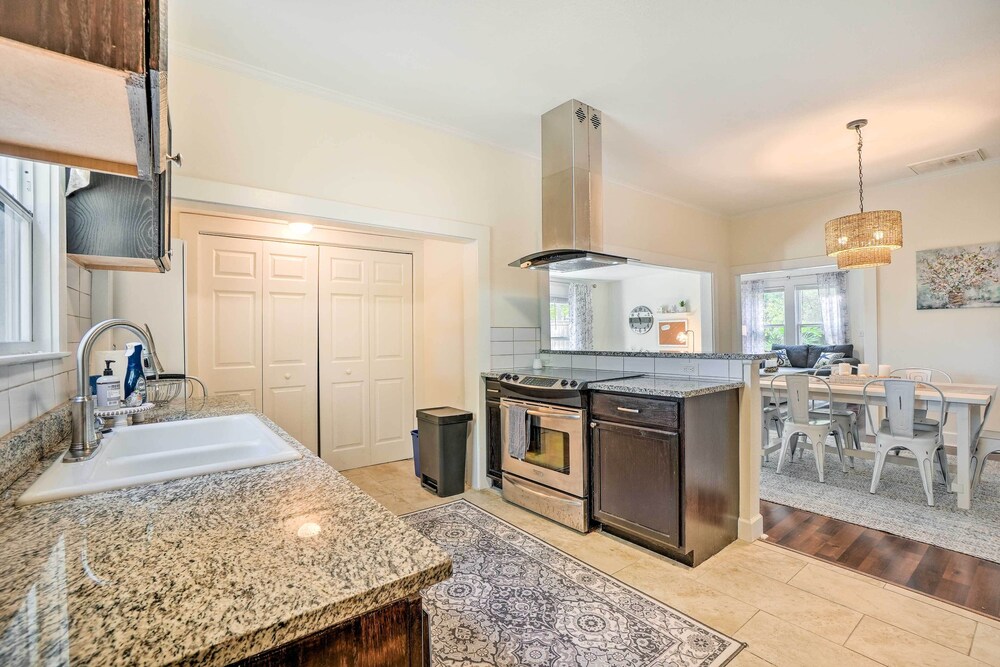 Historic Tarpon Springs Abode ~ 3 Mi to Beach view 3