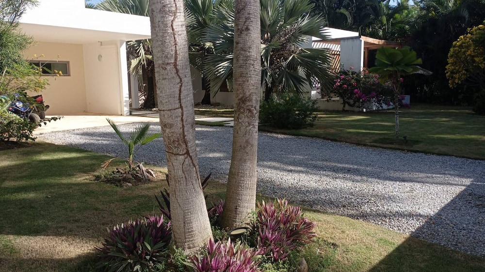 Villa Joyosa- Las Terrenas Beachfront Villa