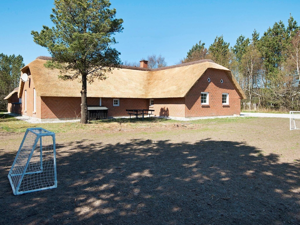Luxurious Cabin With Pool in Ringkøbing view 5