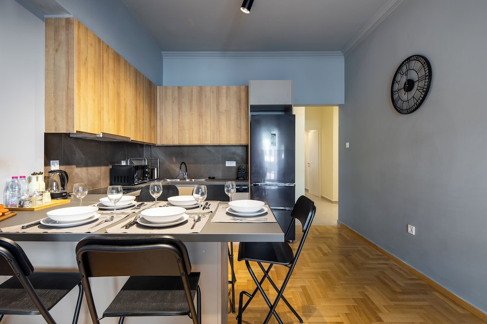Zephyr 3-Bedroom Apartment in Athens