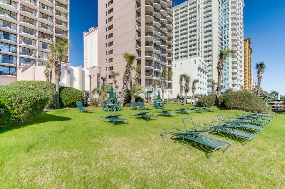 Palms Resort 1602