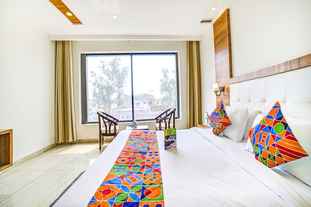 FabHotel Three Palms - Property Image 4