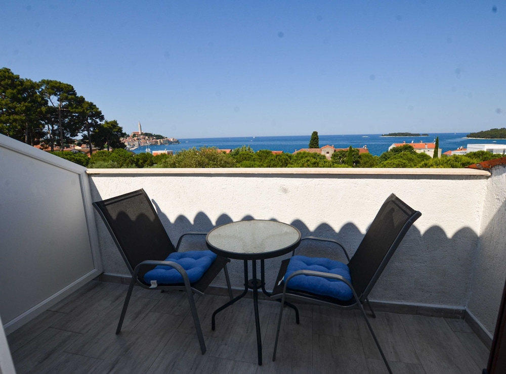 Classic and Elegant Rovinj Apartments With Balcony