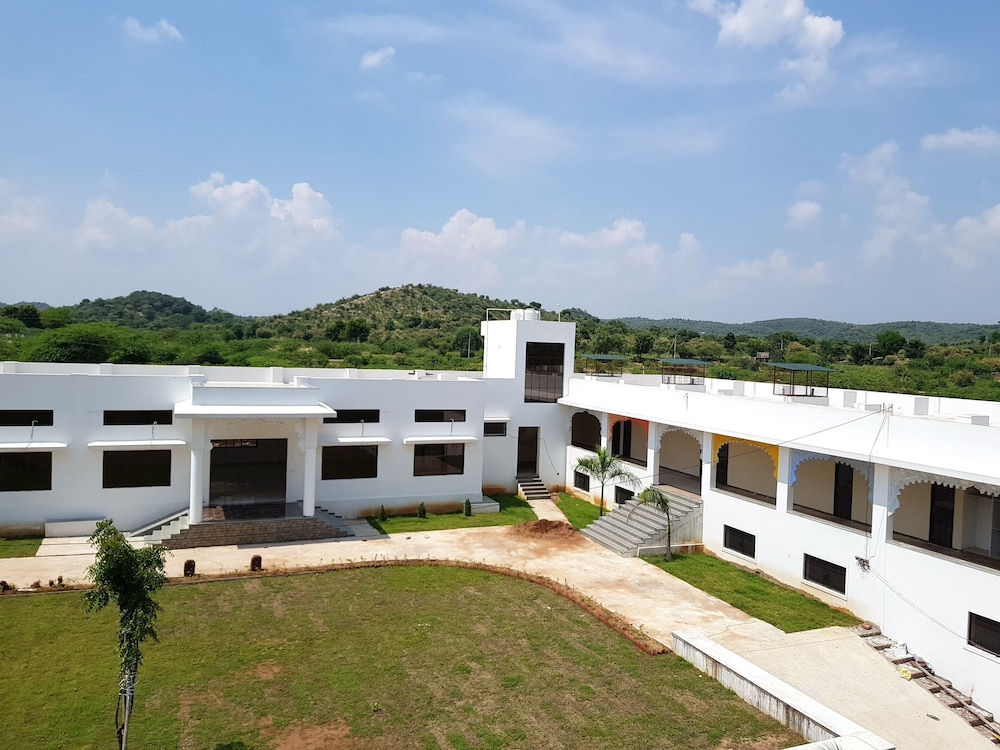 Vijayam Resort