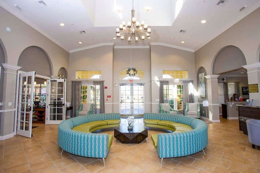 Spacious 2Bd Condo - Pool Hot Tub - Near I-drive