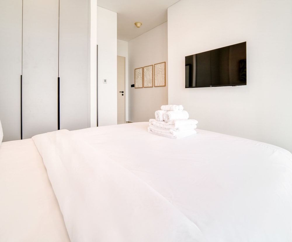 Luxe and Modern Duplex in Difc