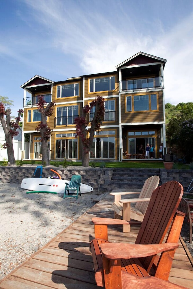 Vernon Vacations - OKeefe's Landing Bed  Breakfast - Property Image 13