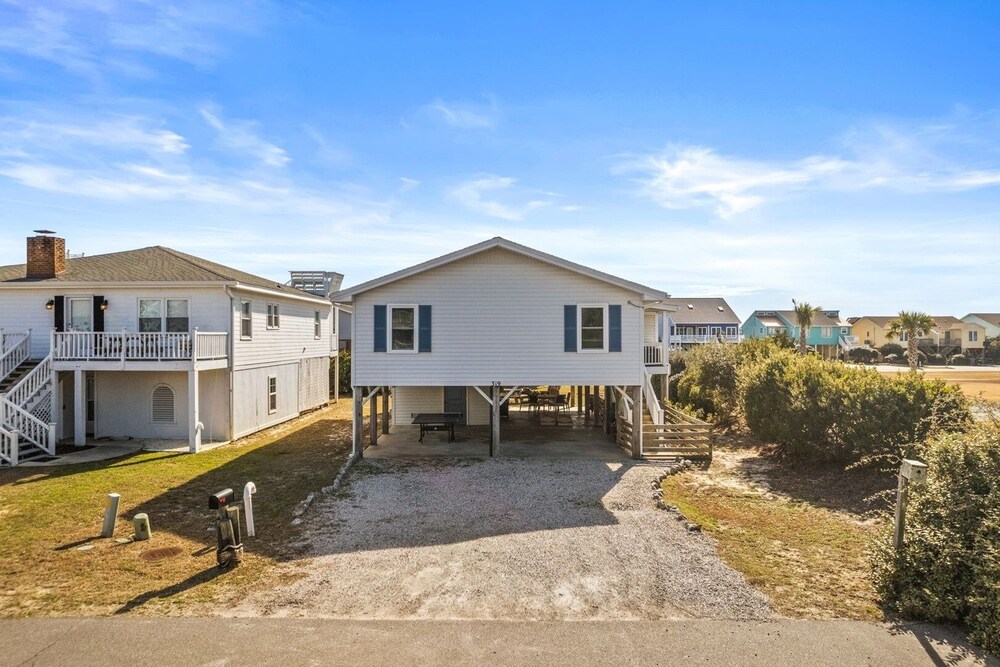 Dunebug Cottage / 319 Sandpiper Lane 3 Bedroom Home by RedAwning view 2