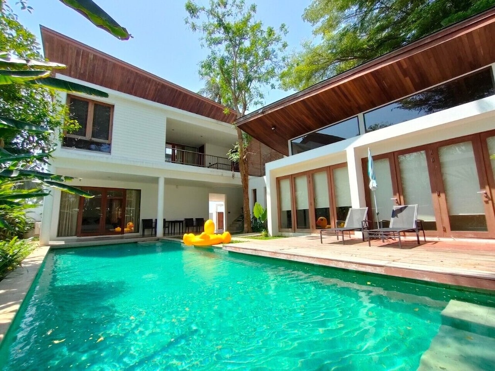 PRAN-A-LUXE Exclusive Pool Villa