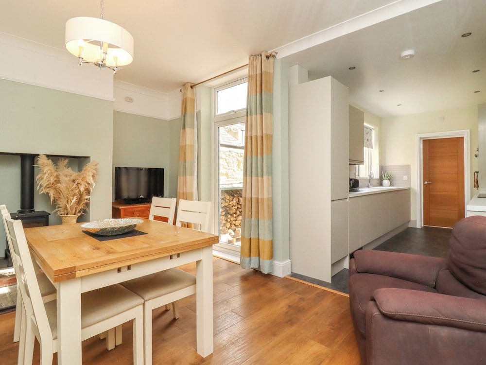 49 Waddington Road