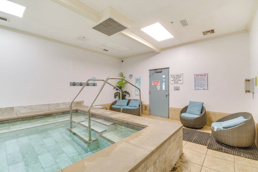 On-site Beach Access: Studio in Gulf Shores