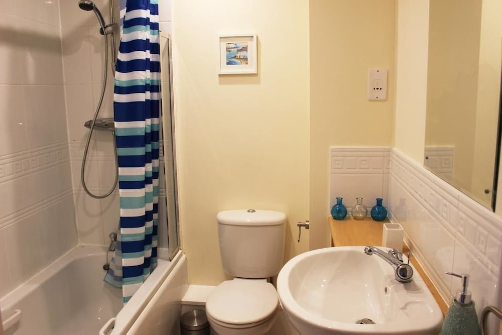 Glover Apartment