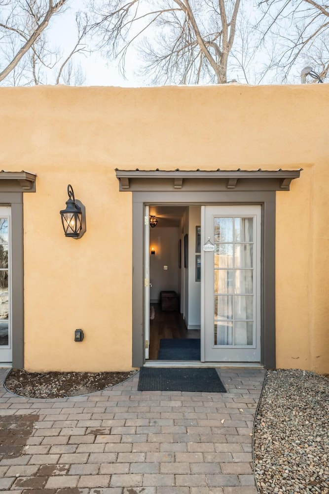 5BD Houseblocks From Broadmoor Fireplacecheyenne Canon & Gorgeous Views! view 4
