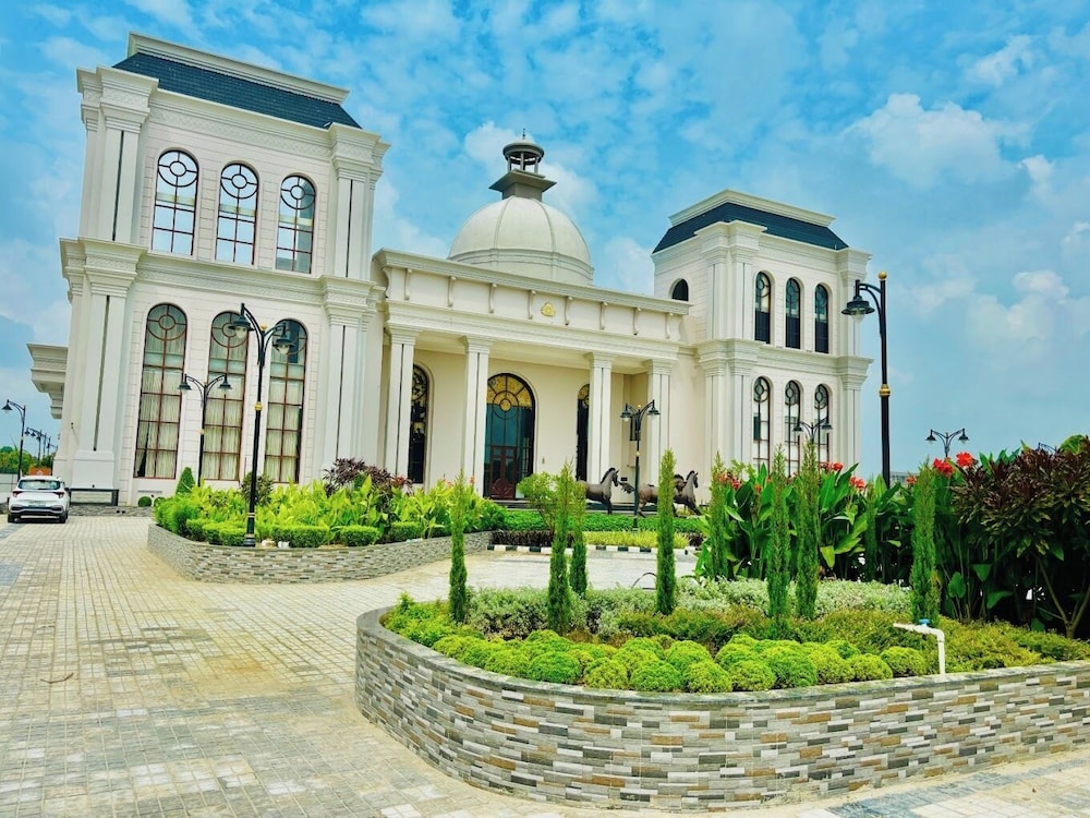 HOTEL SUKH FARM